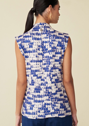 BLUSA DECOTE REDONDO MANGA CURTA COM PREGAS -OFF WHITE/AZUL MARIA VALENTINA